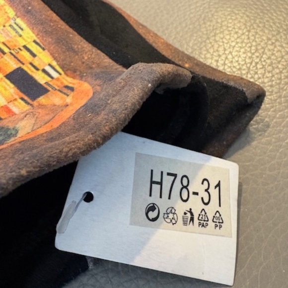 GUSTAV KLIMT The Kiss Women's sz 6.5 -7 finger gloves cotton viscose blend - Picture 10 of 16